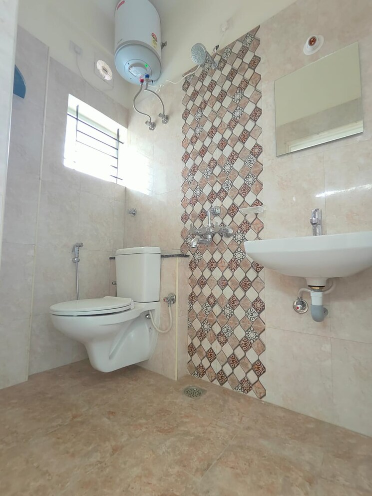 Bathroom, harlur 2 Bedroom 950 Sq.Ft. Builder Floor In Harlur Bangalore 8826655