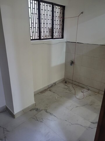 Room in 3.5 BHK Builder Floor at Hari Nagar – for Rent
