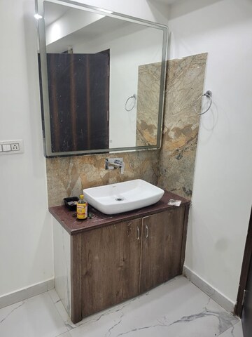 Furnished Amenities in 3.5 BHK Builder Floor at Hari Nagar – for Rent