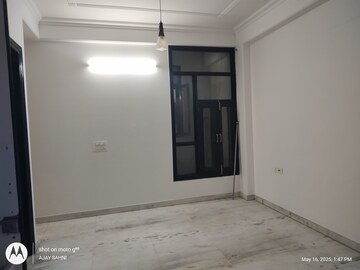 Room in 3 BHK Builder Floor at Mehrauli – for Rent