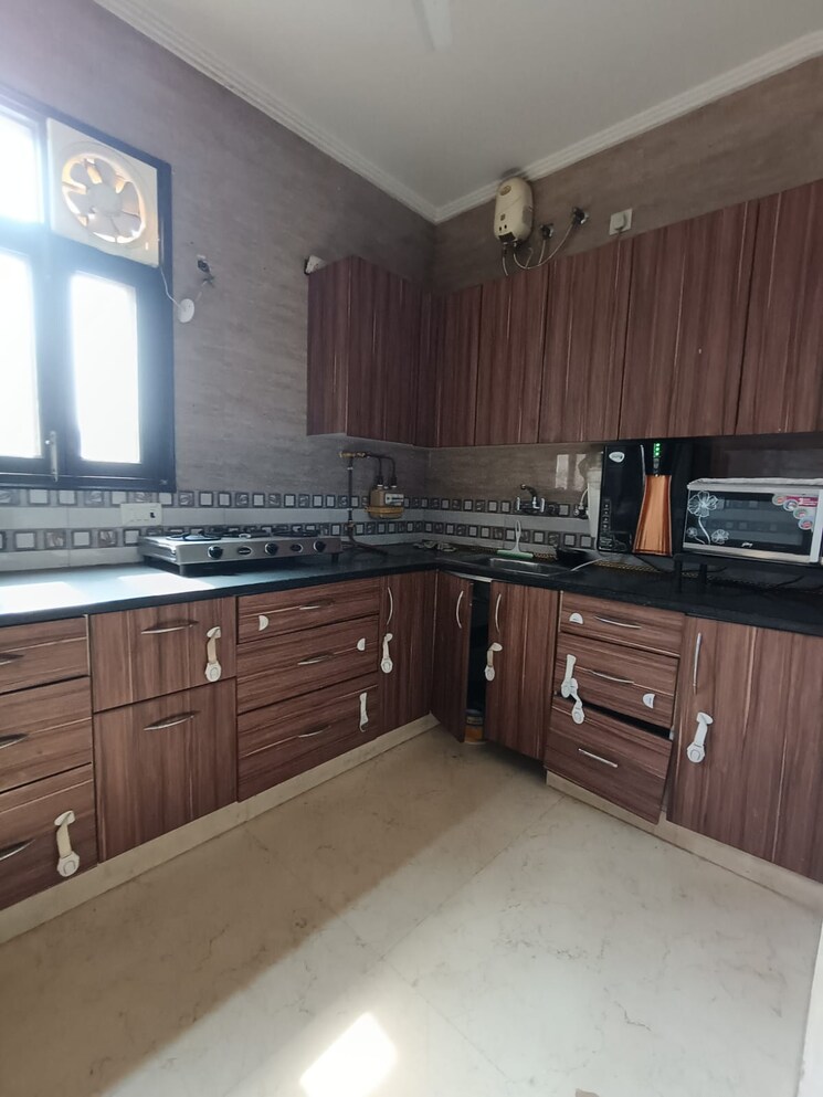 Kitchen, jaas-enclave 3 Bedroom 160 Sq.Yd. Builder Floor In Chittaranjan Park Delhi 8826681