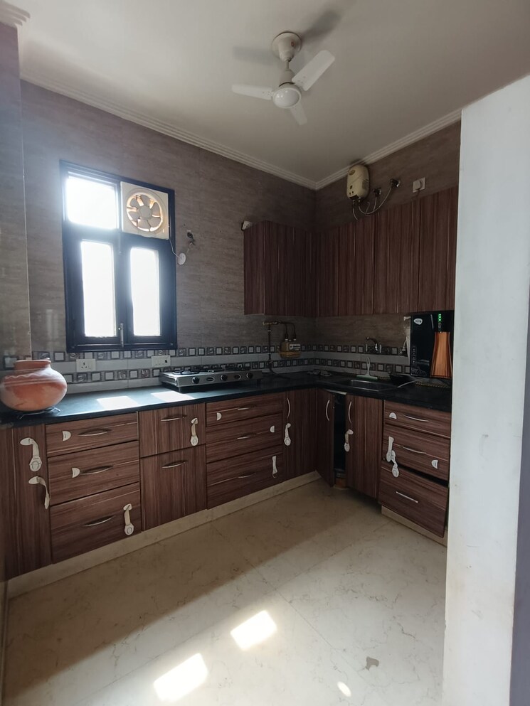 Kitchen, jaas-enclave 3 Bedroom 160 Sq.Yd. Builder Floor In Chittaranjan Park Delhi 8826681