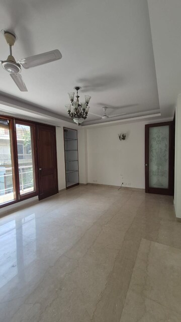 Room in 3 BHK Builder Floor at DDA Taimoor Enclave, New Friends Colony – for Rent