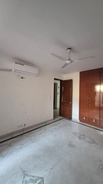 Room in 3 BHK Builder Floor at DDA Taimoor Enclave, New Friends Colony – for Rent