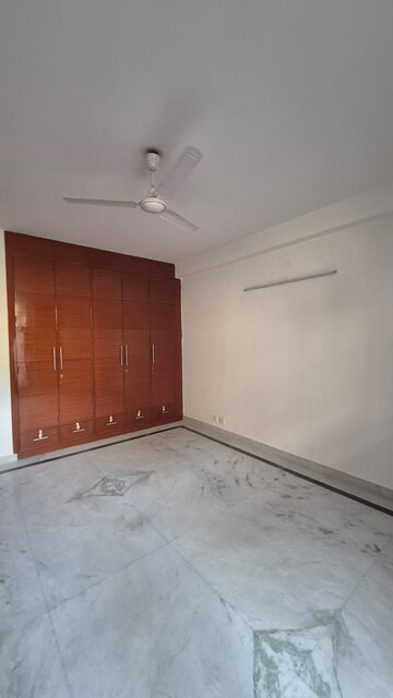 Room in 3 BHK Builder Floor at DDA Taimoor Enclave, New Friends Colony – for Rent