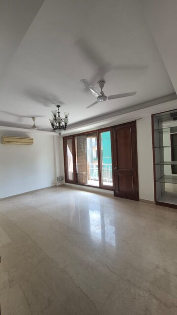 Room in 3 BHK Builder Floor at DDA Taimoor Enclave, New Friends Colony – for Rent