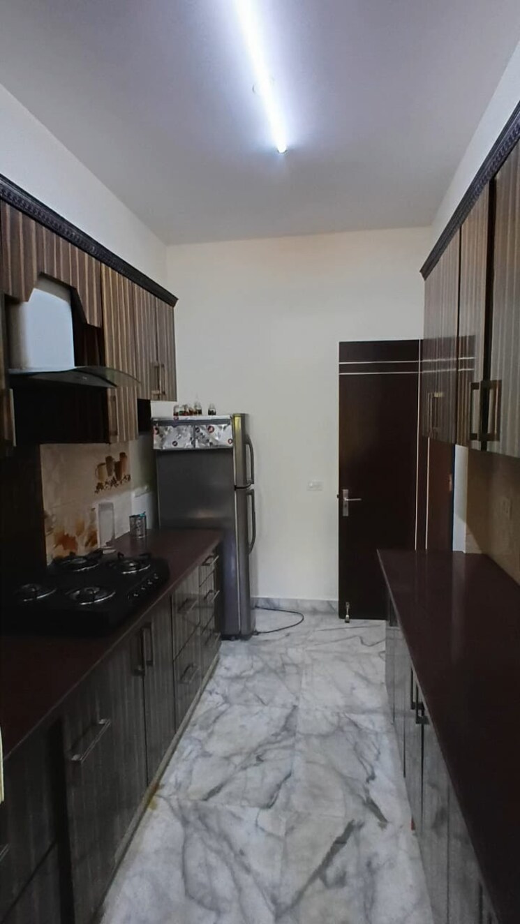 Kitchen, ss-southend-floors 3 Bedroom 1800 Sq.Ft. Builder Floor In South City 2 Gurgaon 8826710