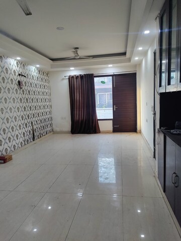 Kitchen in 3 BHK Builder Floor at SS Mayfield Gardens, Sector 51 – for Rent