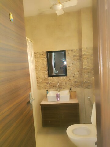 Furnished Amenities in 3 BHK Builder Floor at Unitech South City II, Sector 50 – for Rent