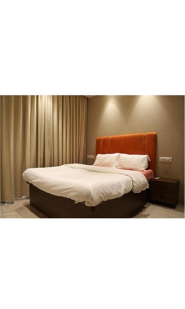 Bedroom in 1 BHK Apartment at Hiranandani Regent Hill, Powai – for Rent