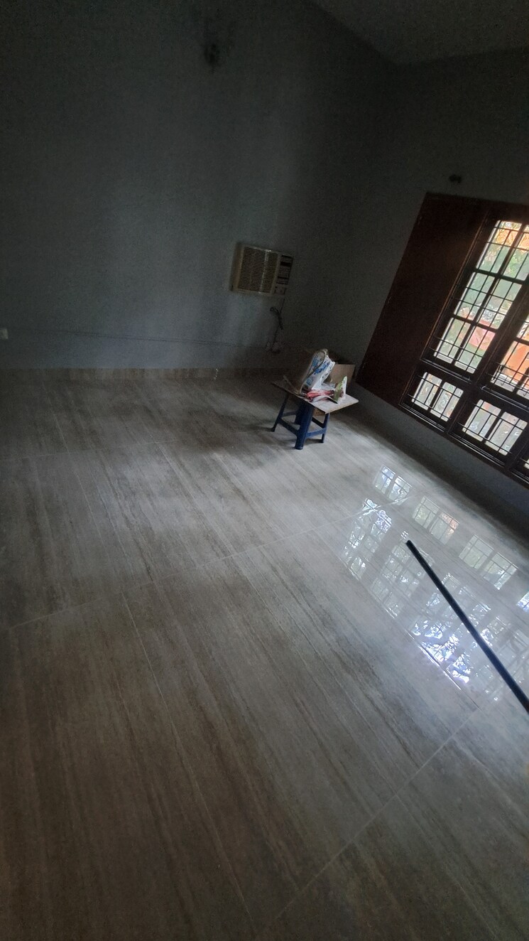  Parking, indiranagar 3 Bedroom 2400 Sq.Ft. Independent House In Indiranagar Bangalore 8826758