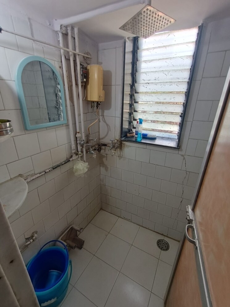 Bathroom, hill-top-chs-borivali-west 2 Bedroom 650 Sq.Ft. Apartment In Borivali West Mumbai 8826763