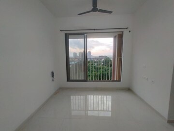 Room in 1 BHK Apartment at Kolte Patil Vaayu, Dahisar West – for Rent