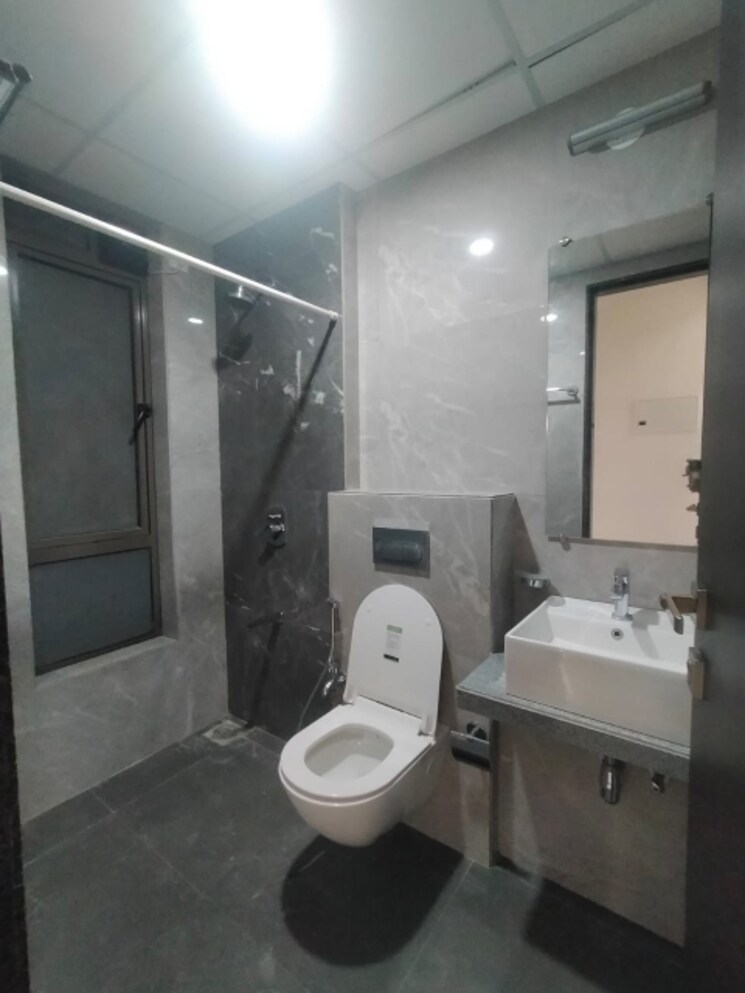 Bathroom, kolte-patil-vaayu 1 Bedroom 442 Sq.Ft. Apartment In Dahisar West Mumbai 8826777