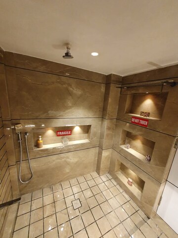 Furnished Amenities in 3.5 BHK Apartment at Imperial Heights Goregaon West, Goregaon West – for Rent
