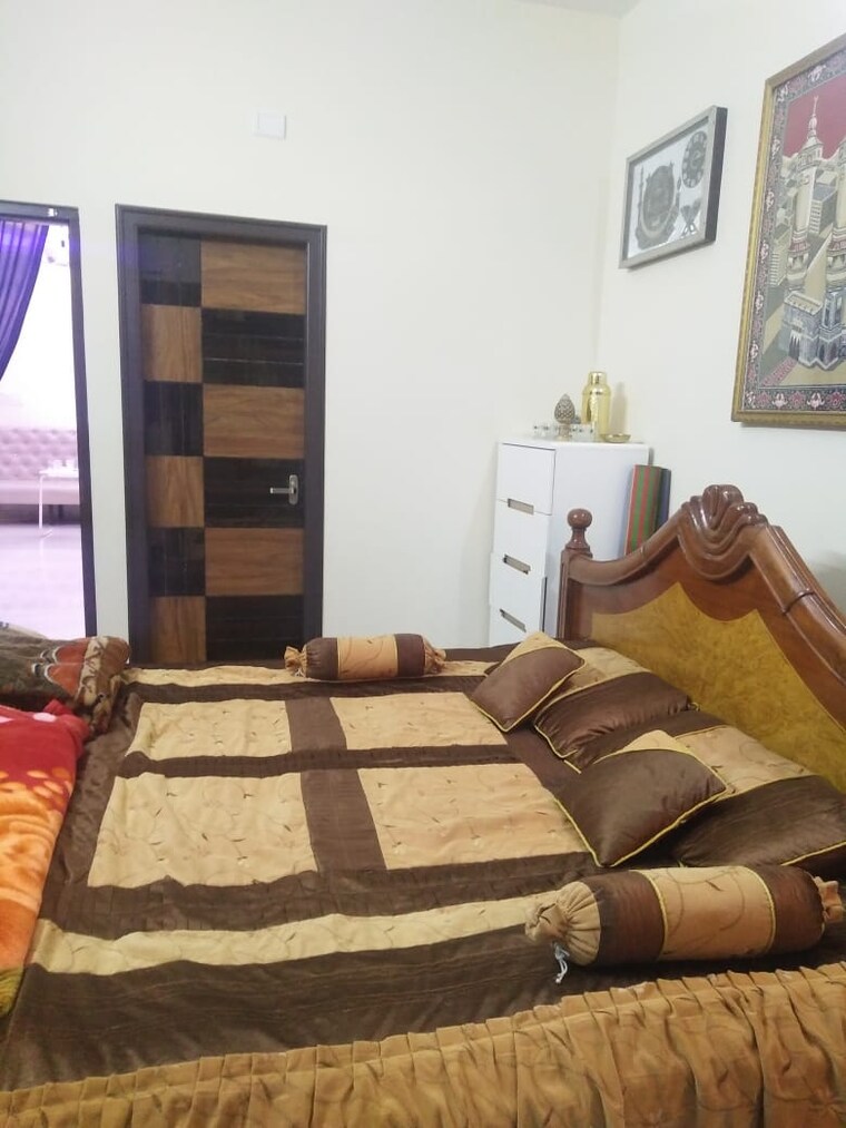 Living Room, rt nagar 3 Bedroom 1200 Sq.Ft. Apartment In Rt Nagar Bangalore 8826810