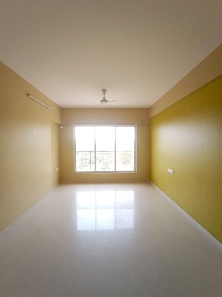 Room, mandpeshwar-industrial-estate 1 Bedroom 420 Sq.Ft. Apartment In Borivali West Mumbai 8826820