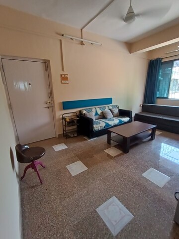 Living Room in 2 BHK Apartment at Ashiana Apartment Bandra, Bandra West – for Rent