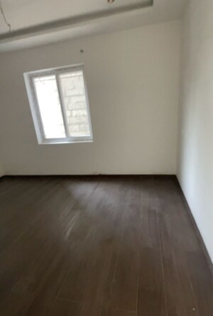 Room in 3 BHK Apartment at Hi Tech City – for Sale