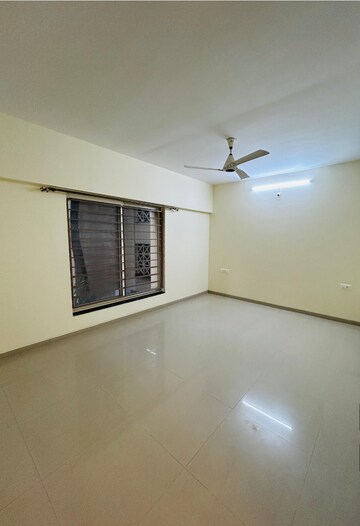 Bedroom in 3.5 BHK Apartment at Clover Highlands, Kondhwa – for Rent