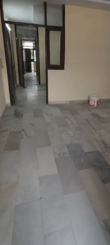 Room in 2 BHK Builder Floor at Lajpat Nagar ii – for Rent