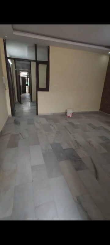Room in 2 BHK Builder Floor at Lajpat Nagar ii – for Rent