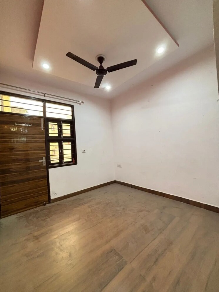 Room, sa-homes-i 5 Bedroom 591 Sq.Ft. Independent House In Uttam Nagar Delhi 8826895