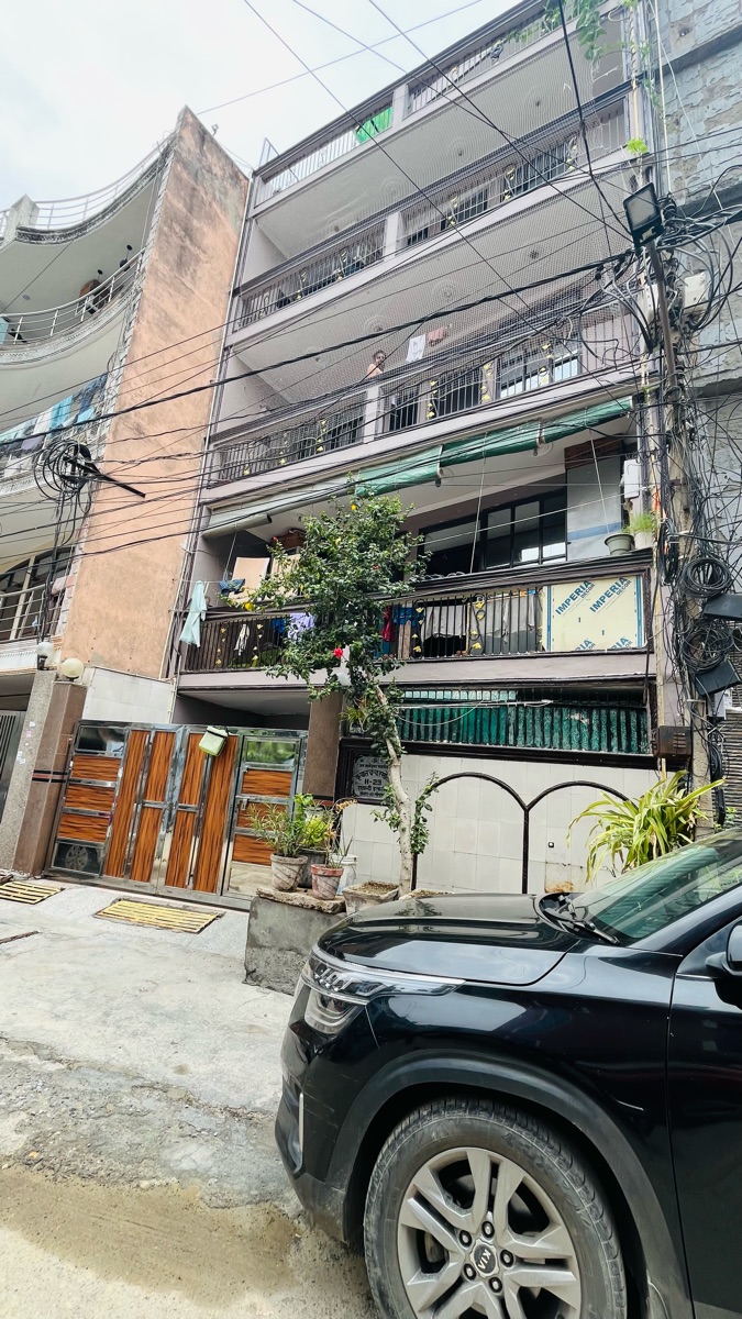 3.5 BHK 150 Sq.Yd. Independent House in CGHS Shatabdi Enclave