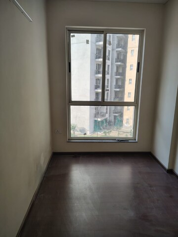 Room in 2 BHK Apartment at Signature Global City, Sector 37d – for Rent