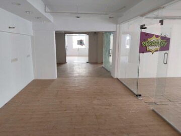 Room in  Office Space at Worli – for Rent