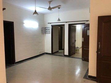 Room in 3 BHK Builder Floor at Palam Vihar – for Rent
