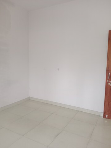 Room in 3 BHK Builder Floor at Huda – for Rent