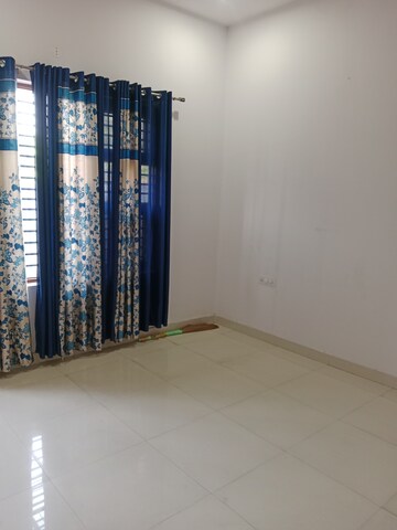 Room in 3 BHK Builder Floor at Huda – for Rent