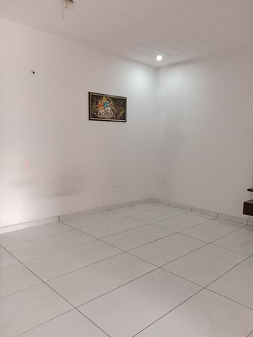 Room in 3 BHK Builder Floor at Huda – for Rent