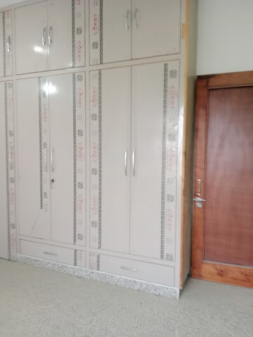 Room in 3 BHK Builder Floor at Huda – for Rent