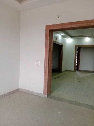 Room in 3 BHK Builder Floor at Huda – for Rent