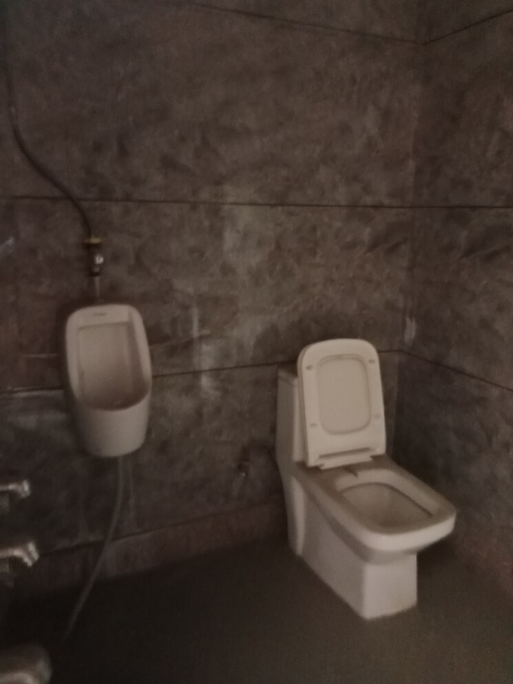 Bathroom, huda 3 Bedroom 1905 Sq.Ft. Builder Floor In Huda Panipat 8826953