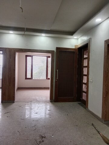 Room in 3 BHK Builder Floor at Huda – for Rent