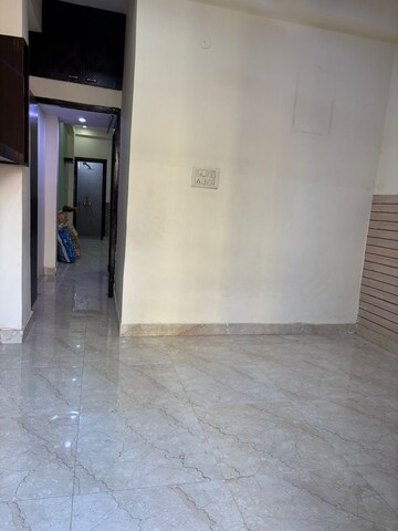 Room in 2 BHK Builder Floor at RWA Vasundhara Sector 4A, Vasundhara Sector 4 – for Sale