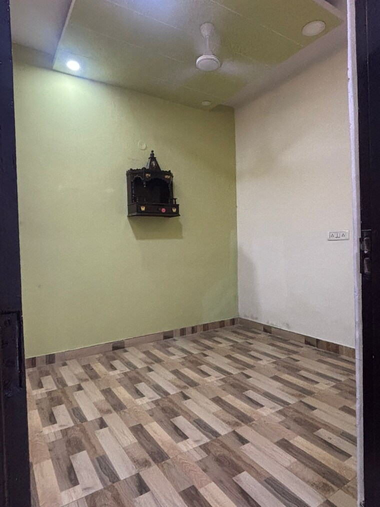 Room, rwa-vasundhara-sector-4a 2 Bedroom 850 Sq.Ft. Builder Floor In Vasundhara Sector 4 Ghaziabad 8826959