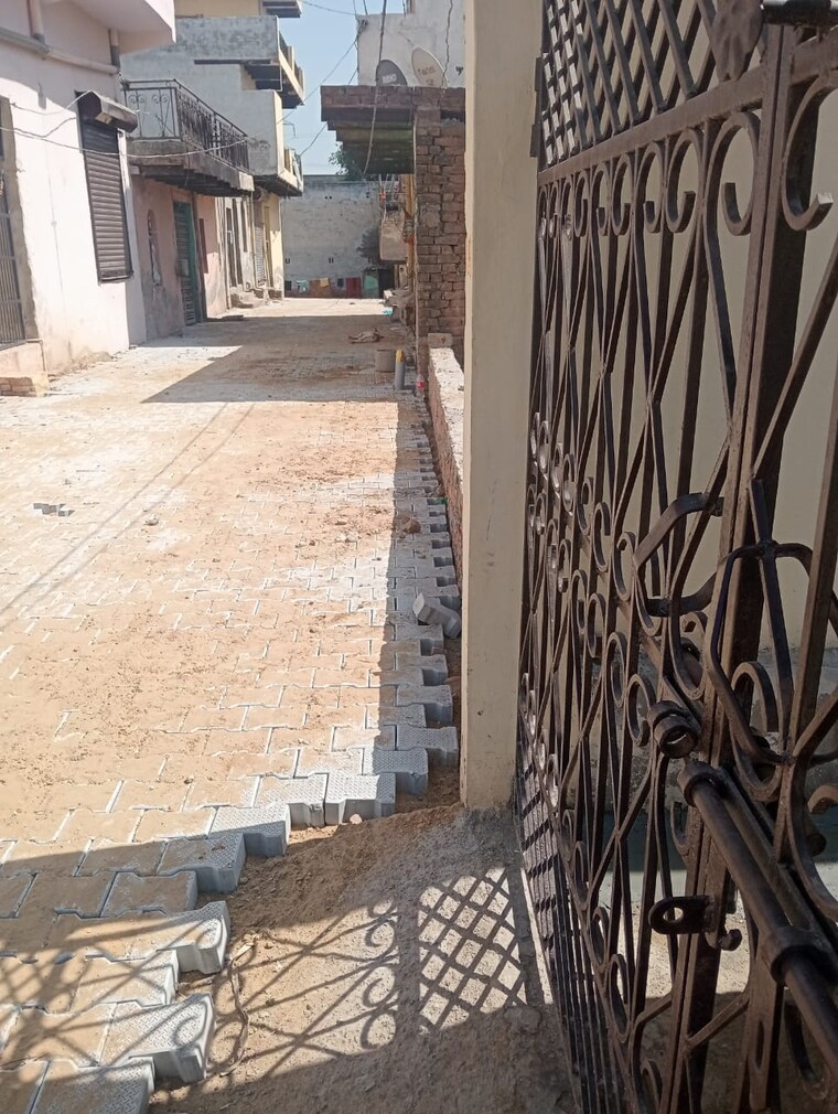 Balcony, rajiv colony 4 Bedroom 100 Sq.Yd. Independent House In Rajiv Colony Faridabad 8826970