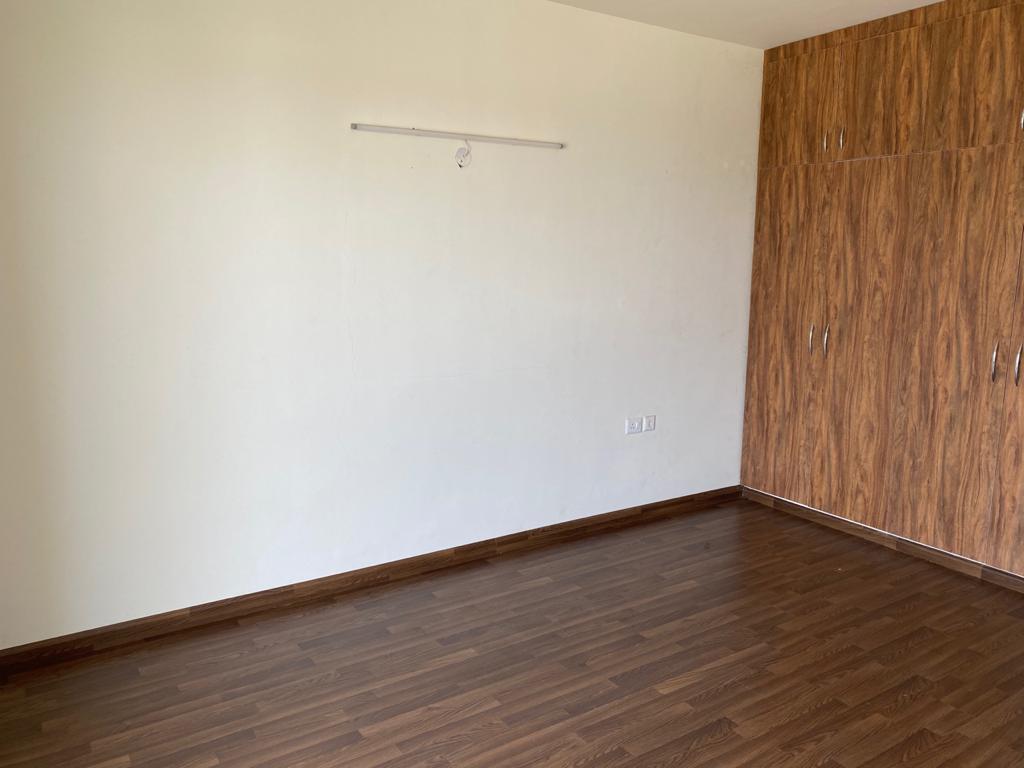 4 BHK Builder Floor For Sale in BPTP Park Towers