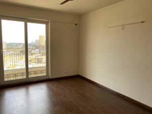 Room in 4 BHK Builder Floor at BPTP Park Towers, Sector 77 – for Sale