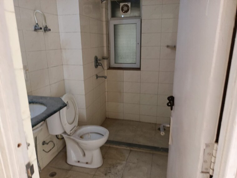 Bathroom, bptp-princess-park 2 Bedroom 795 Sq.Ft. Apartment In Sector 86 Faridabad 8826995
