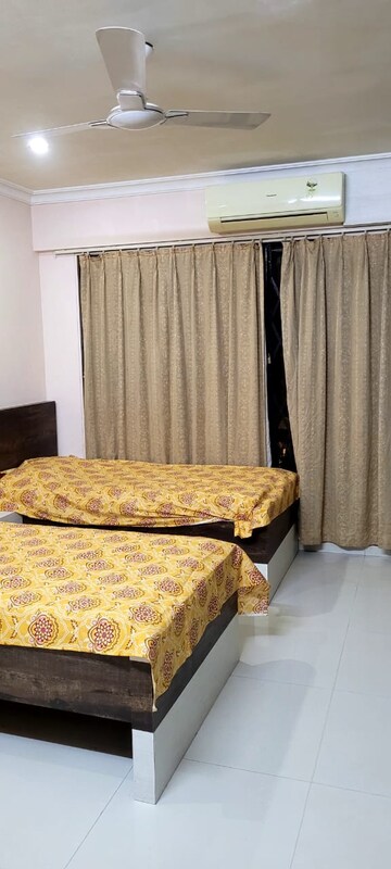 Room in  Pg at Juhu – for Rent