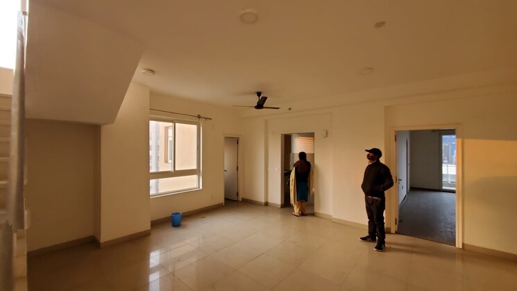 Room, emaar-palm-gardens 5 Bedroom 3750 Sq.Ft. Penthouse In Sector 83 Gurgaon 8827000