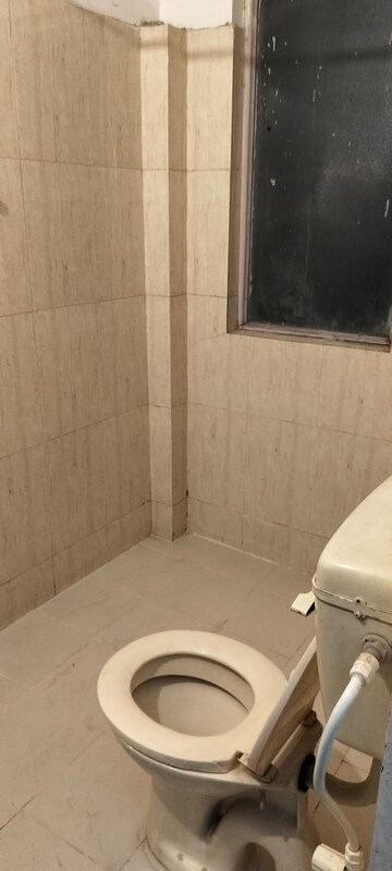 Bathroom in 1.5 BHK Independent House at RWA Apartments Sector 51, Sector 51 – for Rent