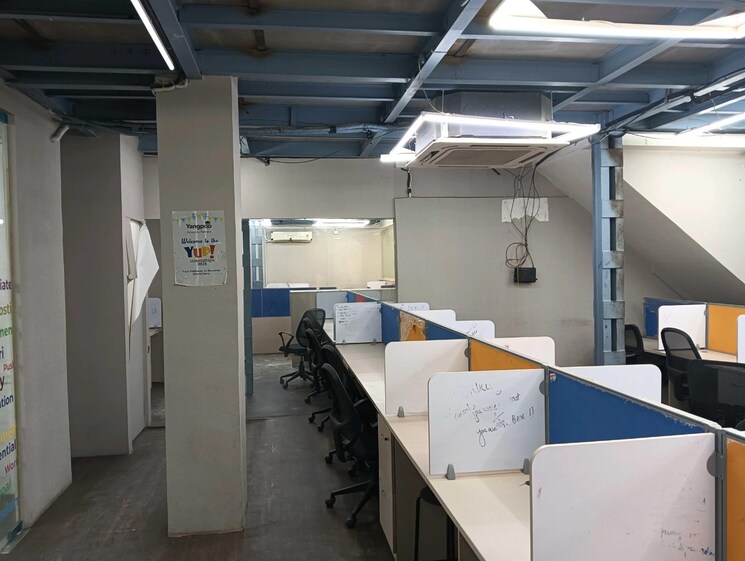 Team Area, center-point-condominium Commercial Office Space 2700 Sq.Ft. In Lower Parel Mumbai 8827025