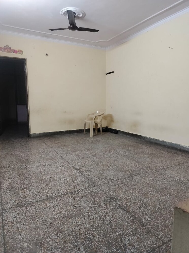 Room, rwa-apartments-sector-19 2 Bedroom 113 Sq.Mt. Independent House In Sector 19 Noida 8827037