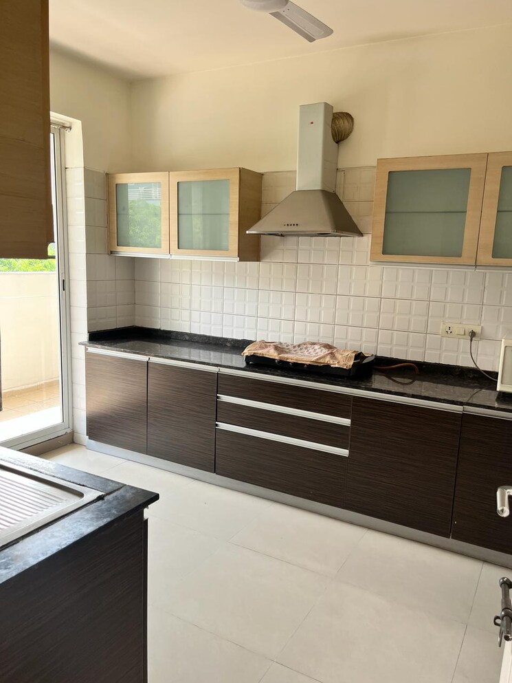 Kitchen, bestech-park-view-spa 4 Bedroom 3125 Sq.Ft. Apartment In Sector 47 Gurgaon 8827047